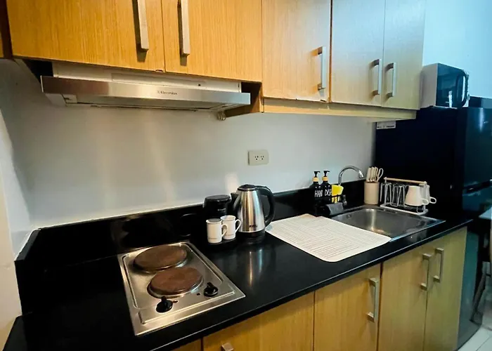 Paula & Michael Staycation At Shell Residences Near Moa & Naia 公寓